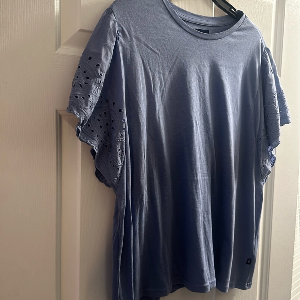 Old Navy/Gap Tee shirt
